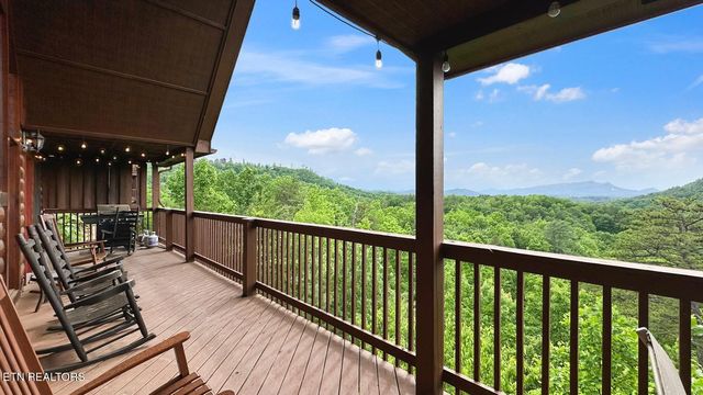 1644 Pinewood Way, Sevierville, TN 37862