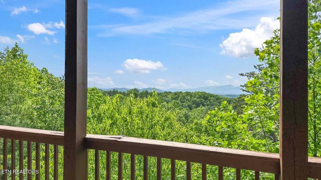 1644 Pinewood Way, Sevierville, TN 37862