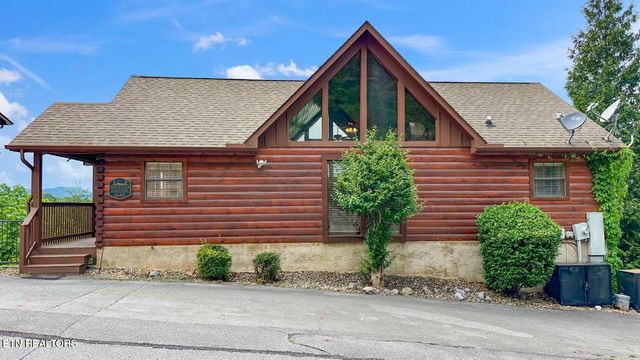 1644 Pinewood Way, Sevierville, TN 37862