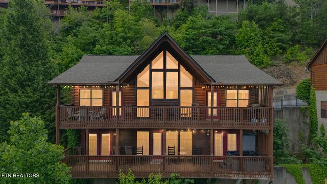 1644 Pinewood Way, Sevierville, TN 37862