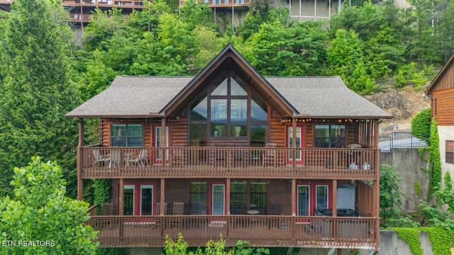 1644 Pinewood Way, Sevierville, TN 37862