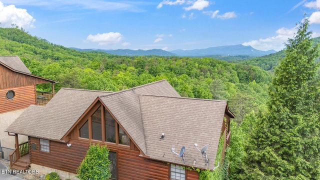 1644 Pinewood Way, Sevierville, TN 37862