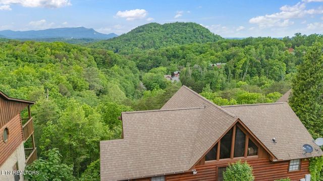 1644 Pinewood Way, Sevierville, TN 37862