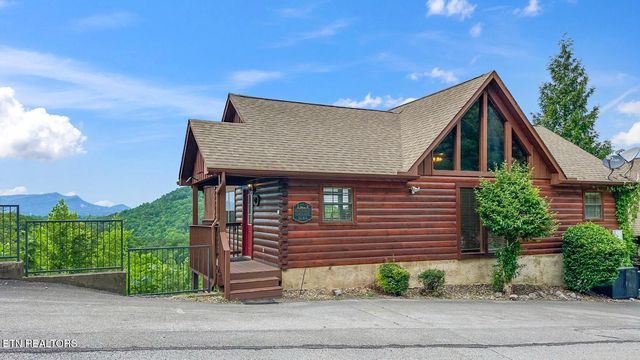1644 Pinewood Way, Sevierville, TN 37862