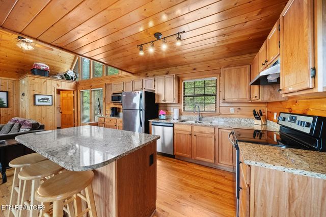 1644 Pinewood Way, Sevierville, TN 37862