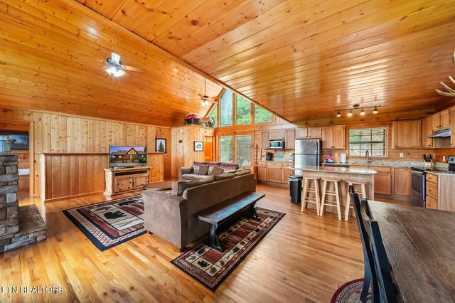 1644 Pinewood Way, Sevierville, TN 37862