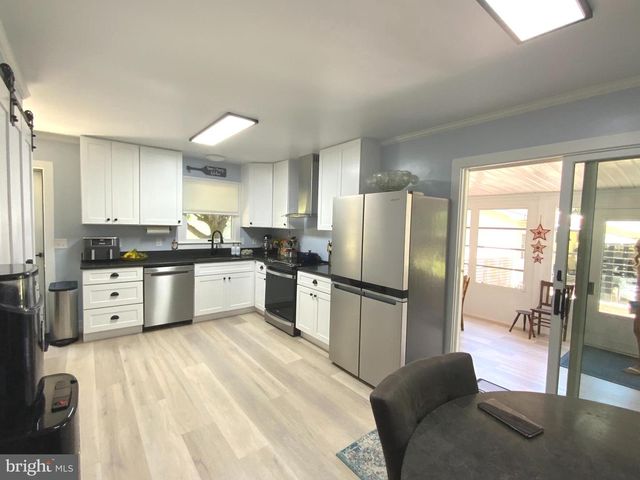 21120 GREEN LN, Rock Hall, MD 21661