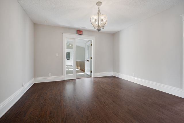 121 N Washington Street, Naperville, IL 60540