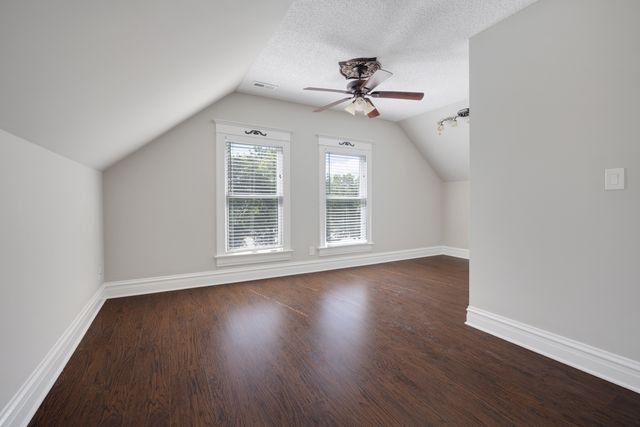 121 N Washington Street, Naperville, IL 60540