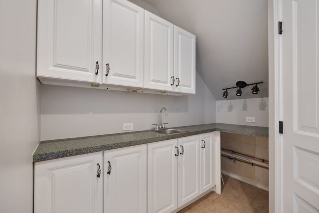 121 N Washington Street, Naperville, IL 60540