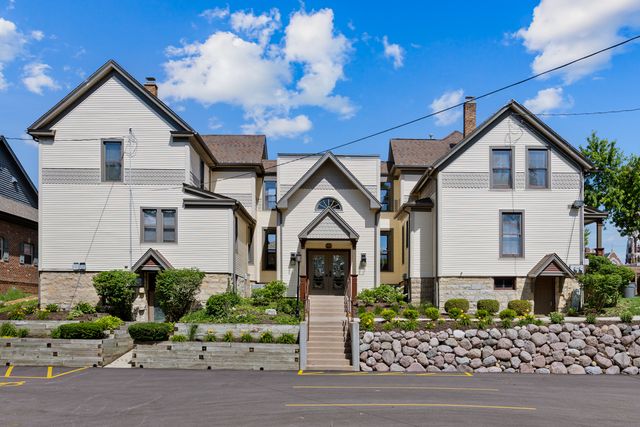 121 N Washington Street, Naperville, IL 60540