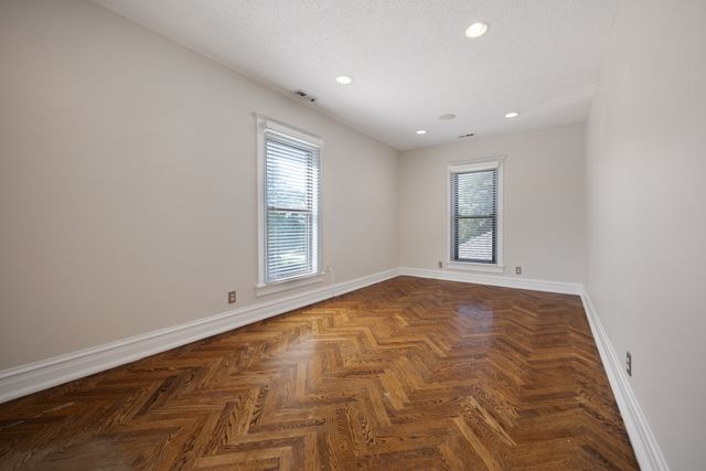 121 N Washington Street, Naperville, IL 60540