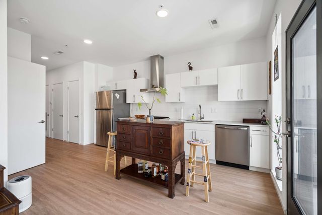 806 Olympic St Apt 405, Nashville, TN 37203