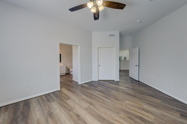 3045 Marina Bay Drive Drive 12201, League City, TX 77573