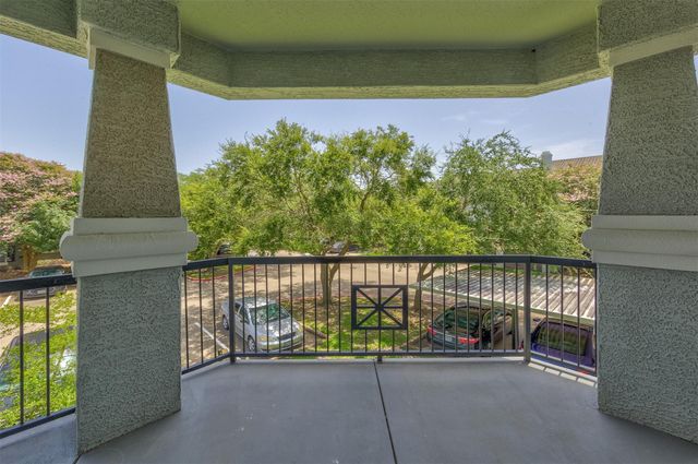 3045 Marina Bay Drive Drive 12201, League City, TX 77573