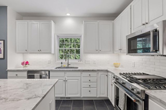 2710 Itasca Avenue S, Saint Mary's Point, MN 55043