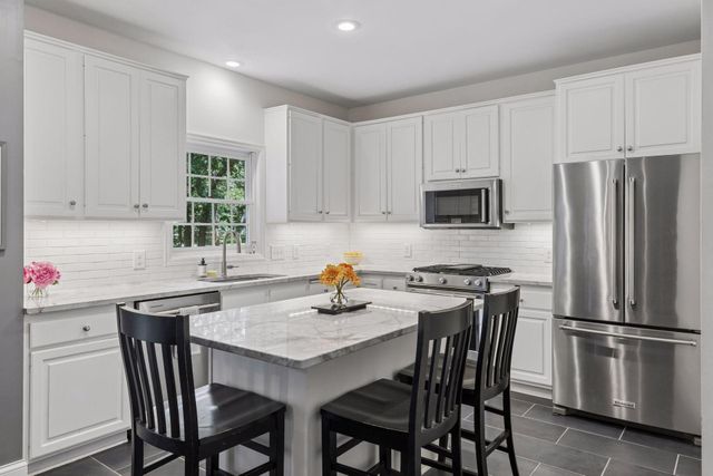 2710 Itasca Avenue S, Saint Mary's Point, MN 55043