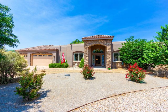 930 Titus Loop, Bosque Farms, NM 87068