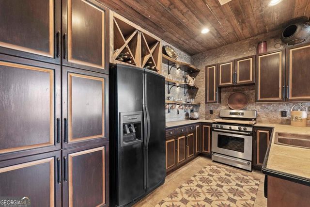 1691 Lighthouse Circle, Greensboro, GA 30642