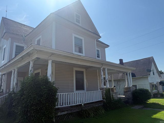 215 S High Street, Hartford City, IN 47348