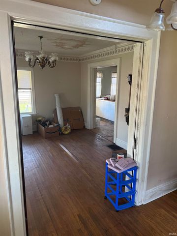 215 S High Street, Hartford City, IN 47348