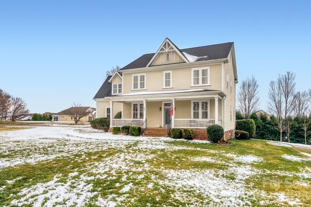 105 Fox Tail Court, Statesville, NC 28677