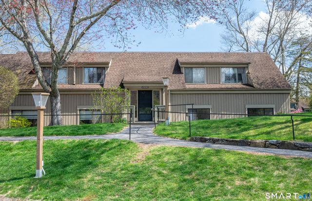 32 Heritage Village C, Southbury, CT 06488