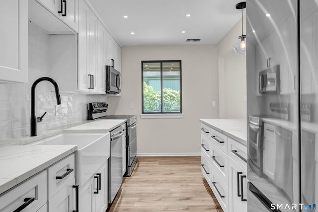 32 Heritage Village C, Southbury, CT 06488