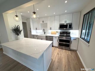 32 Heritage Village C, Southbury, CT 06488