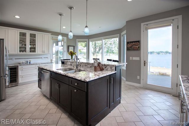 826 Wolverine Drive, Wolverine Lake, MI 48390