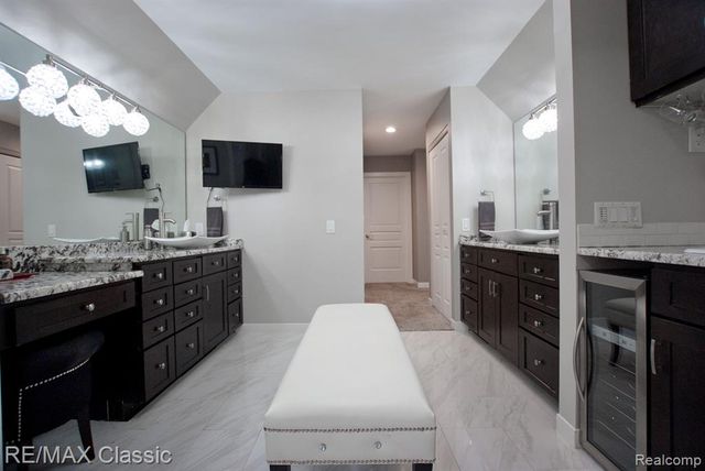 826 Wolverine Drive, Wolverine Lake, MI 48390