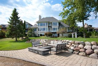 826 Wolverine Drive, Wolverine Lake, MI 48390