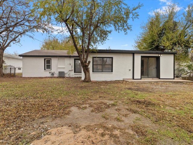 5937 NW 58th Terrrace Street, Warr Acres, OK 73122