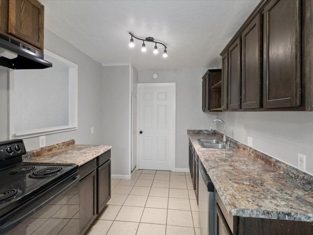 5937 NW 58th Terrrace Street, Warr Acres, OK 73122