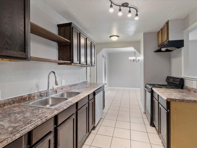 5937 NW 58th Terrrace Street, Warr Acres, OK 73122