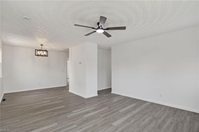 1009 Liston LN, Portsmouth, VA 23701