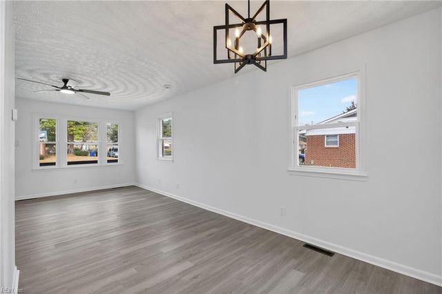 1009 Liston LN, Portsmouth, VA 23701