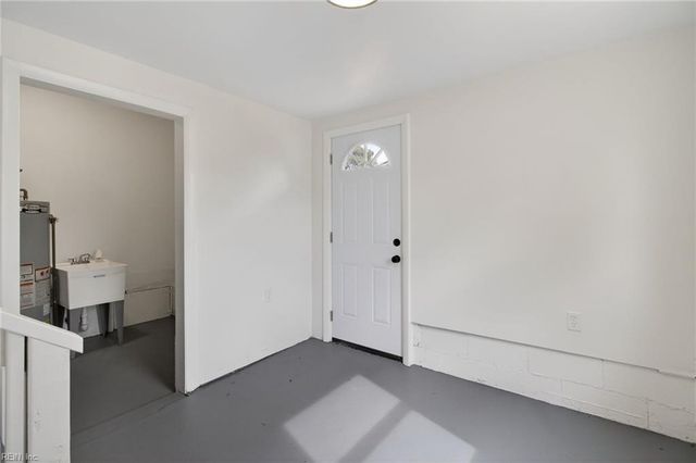 1009 Liston LN, Portsmouth, VA 23701