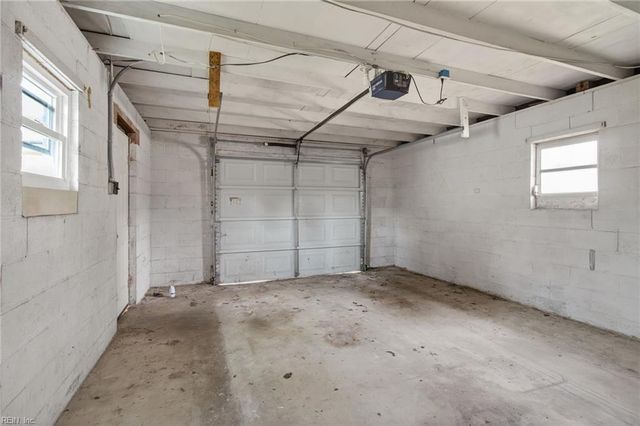 1009 Liston LN, Portsmouth, VA 23701