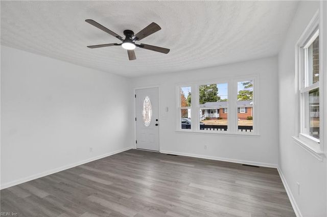 1009 Liston LN, Portsmouth, VA 23701