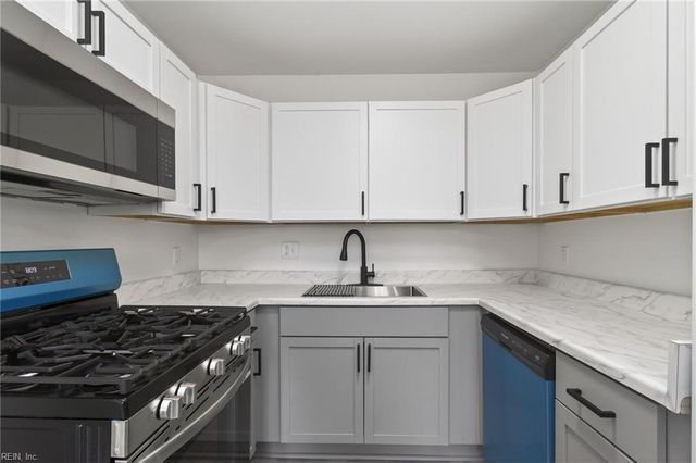 1009 Liston LN, Portsmouth, VA 23701