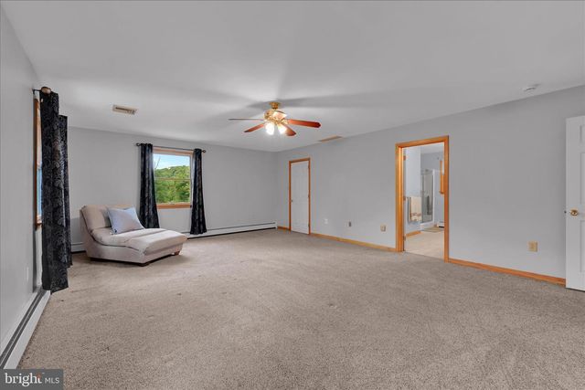 5220 OLEY TURNPIKE RD, Reading, PA 19606