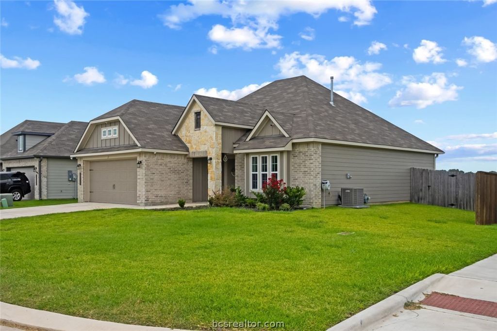 2040 Muscadine Trail, Brenham, TX 77833 — photo 2