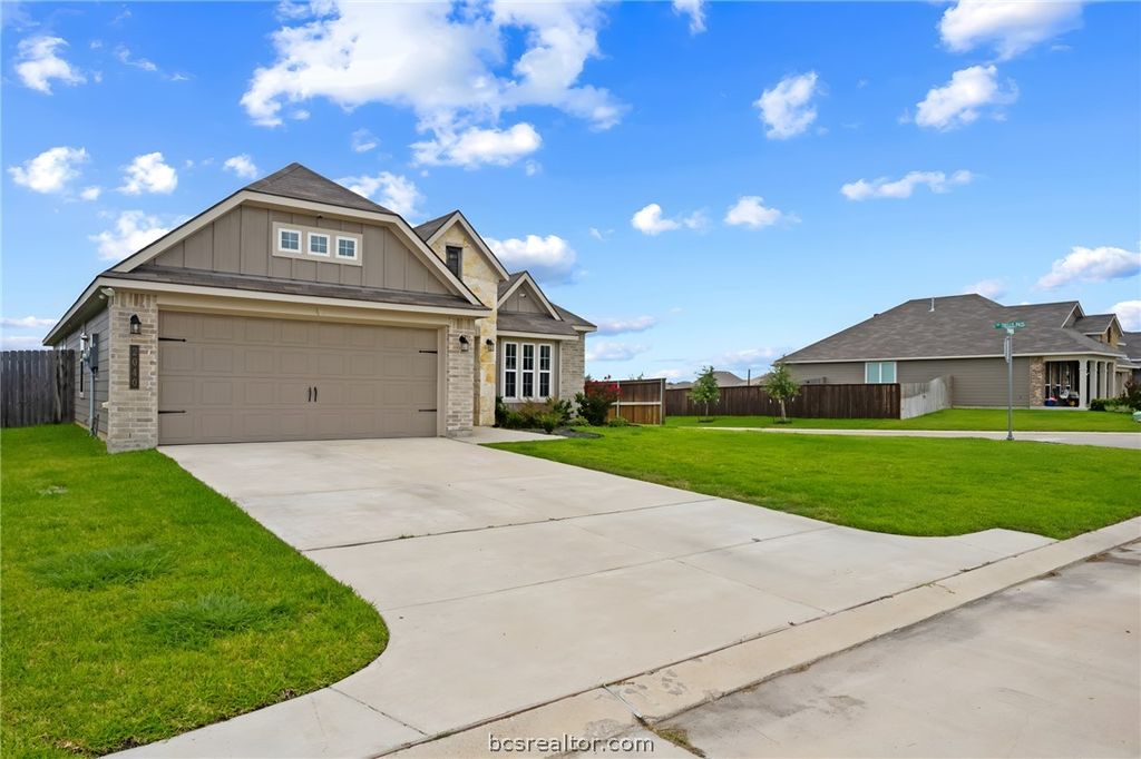 2040 Muscadine Trail, Brenham, TX 77833 — photo 3