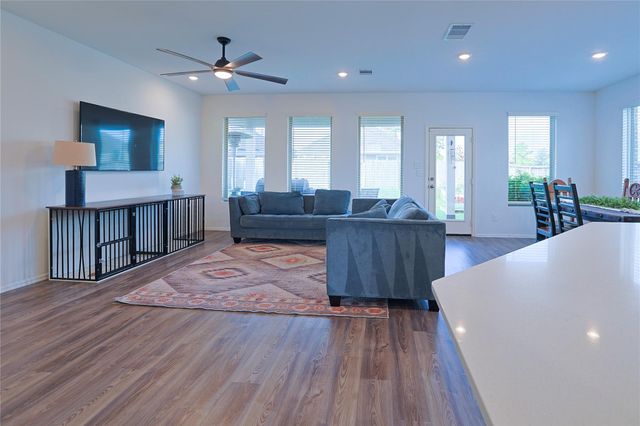 202 Augustine Way, Magnolia, TX 77354