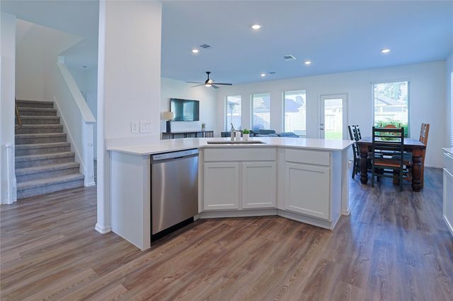 202 Augustine Way, Magnolia, TX 77354