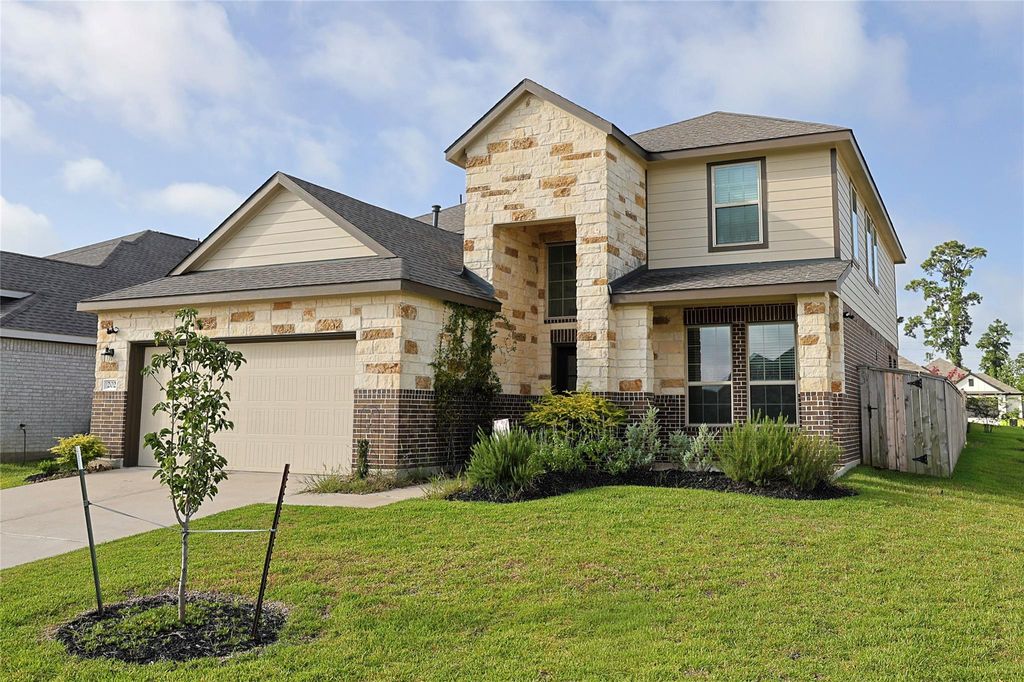 202 Augustine Way, Magnolia, TX 77354