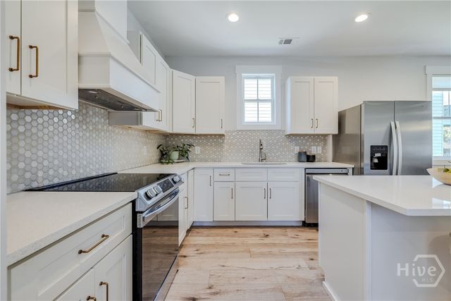 1135 E Park Avenue, Savannah, GA 31404