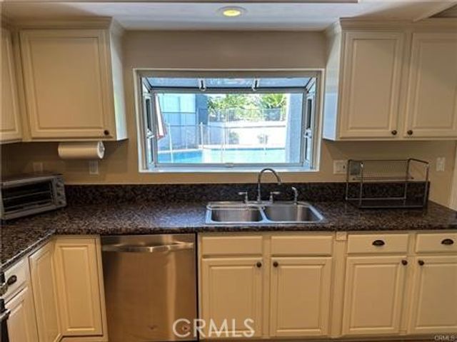 20308 Chapter, Woodland Hills, CA 91364