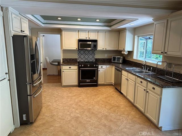 20308 Chapter, Woodland Hills, CA 91364